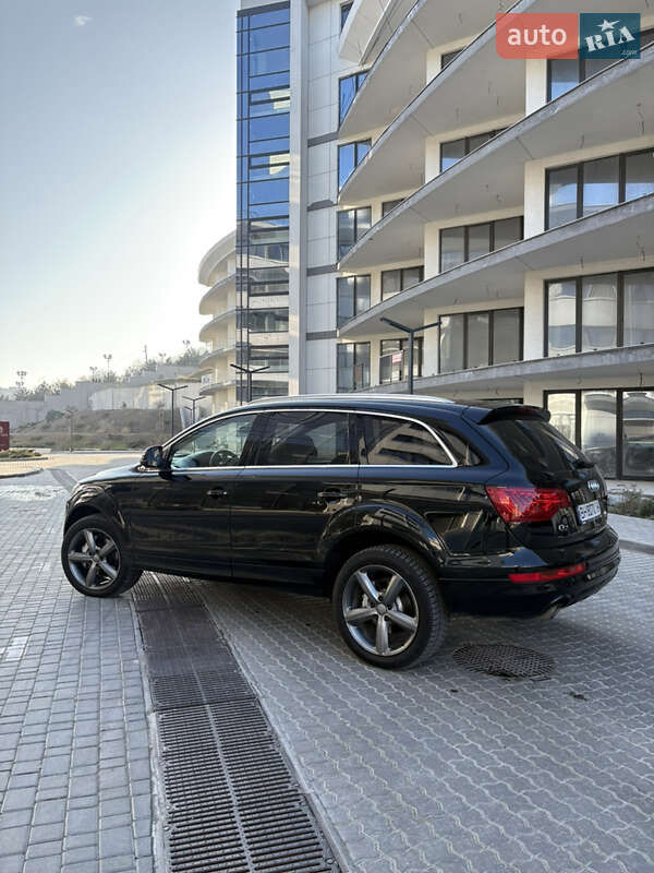 Позашляховик / Кросовер Audi Q7 2010 в Одесі