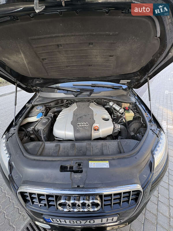 Позашляховик / Кросовер Audi Q7 2010 в Одесі