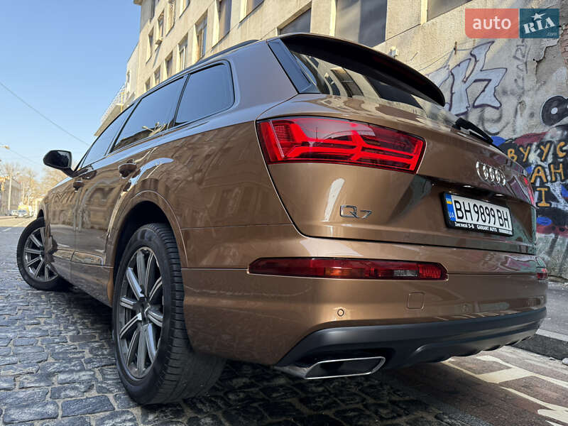 Внедорожник / Кроссовер Audi Q7 2017 в Одессе