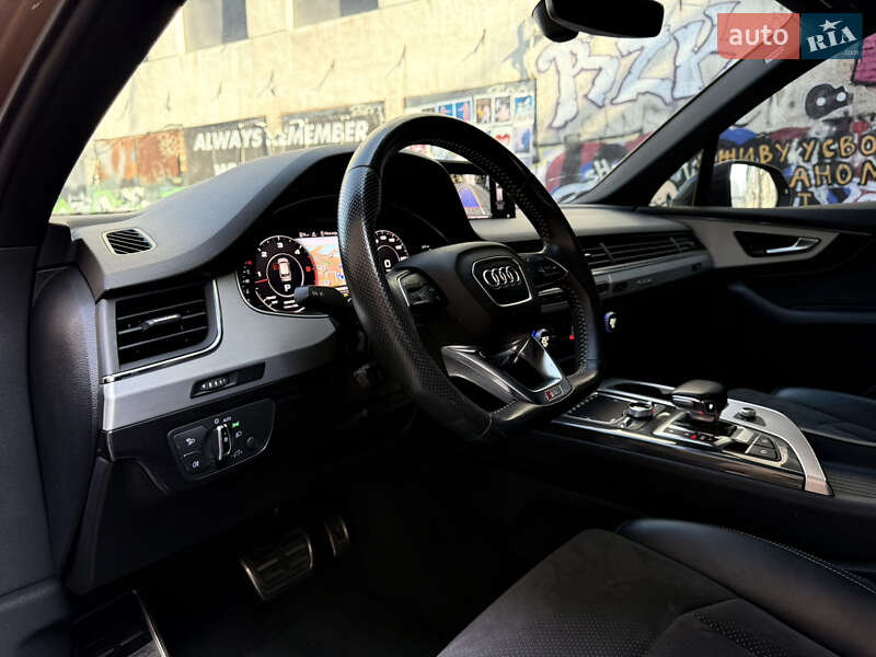 Внедорожник / Кроссовер Audi Q7 2017 в Одессе