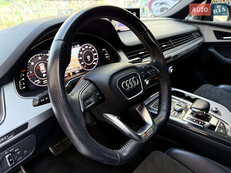 Внедорожник / Кроссовер Audi Q7 2017 в Одессе