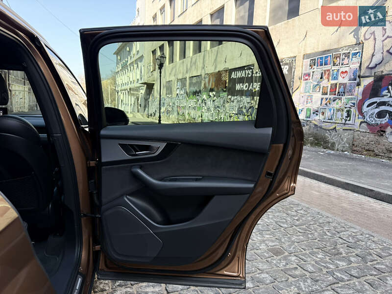 Внедорожник / Кроссовер Audi Q7 2017 в Одессе