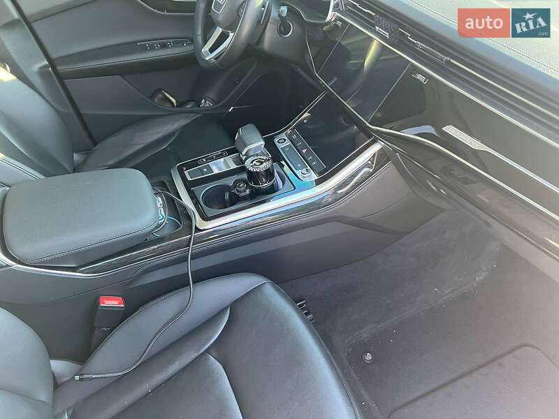 Позашляховик / Кросовер Audi Q7 2022 в Полтаві