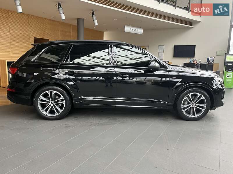 Позашляховик / Кросовер Audi Q7 2025 в Дніпрі
