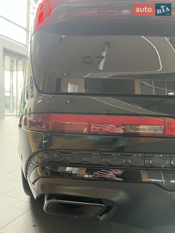 Позашляховик / Кросовер Audi Q7 2025 в Дніпрі