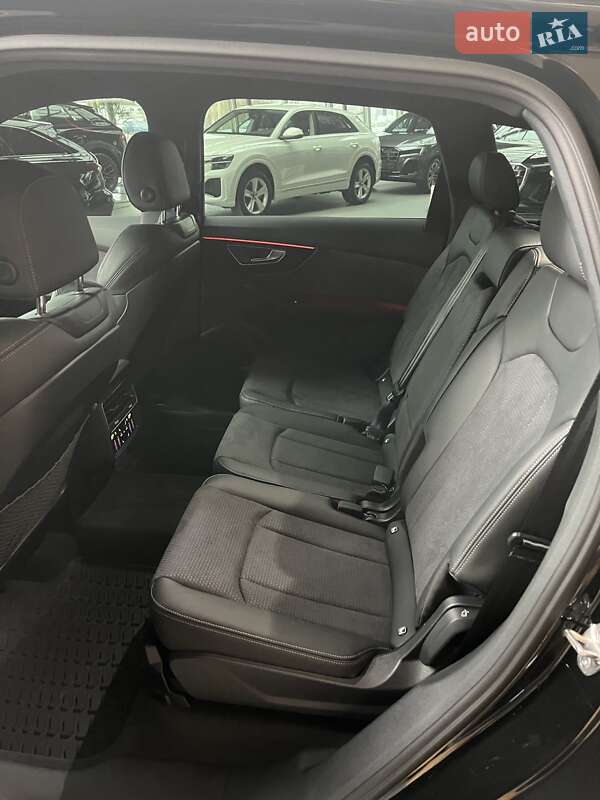 Позашляховик / Кросовер Audi Q7 2025 в Дніпрі