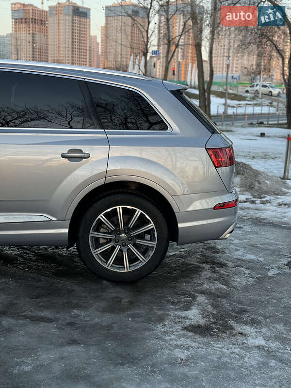 Позашляховик / Кросовер Audi Q7 2017 в Києві фото 14 Позашляховик / Кросовер Audi Q7 2017 в Києві