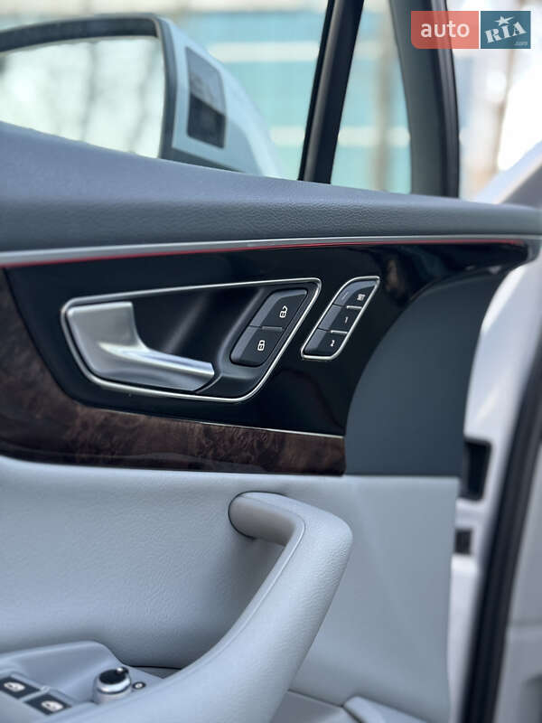 Позашляховик / Кросовер Audi Q7 2017 в Києві фото 22 Позашляховик / Кросовер Audi Q7 2017 в Києві