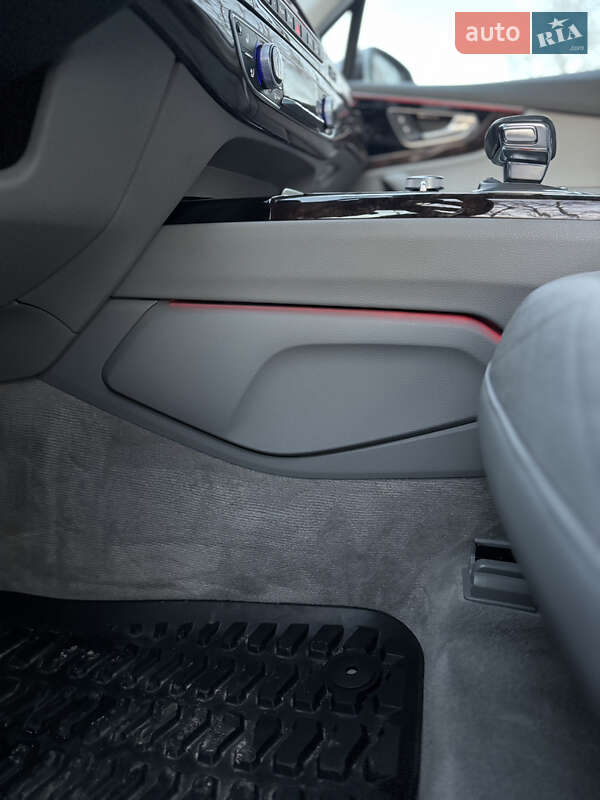 Позашляховик / Кросовер Audi Q7 2017 в Києві фото 26 Позашляховик / Кросовер Audi Q7 2017 в Києві