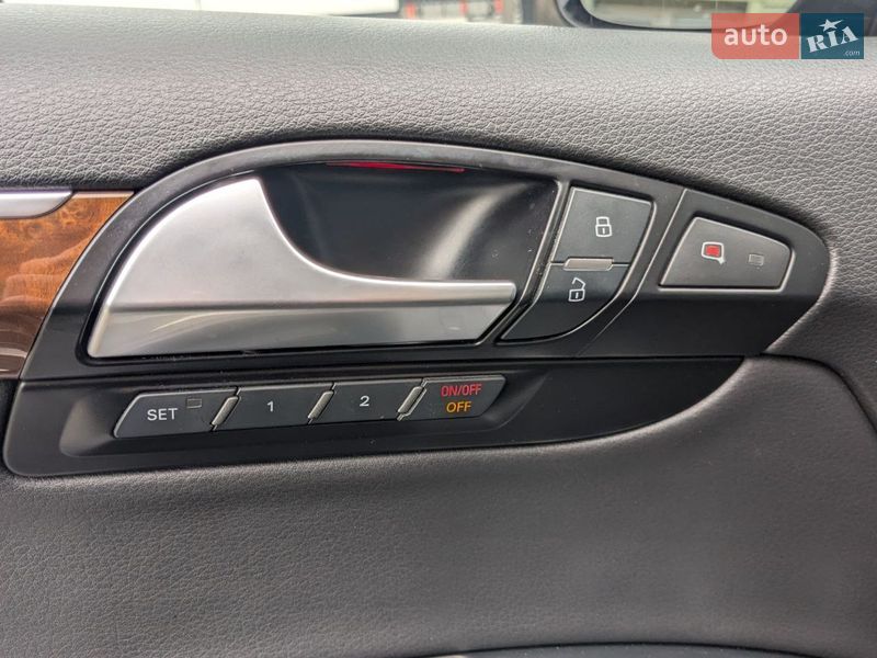 Позашляховик / Кросовер Audi Q7 2013 в Києві