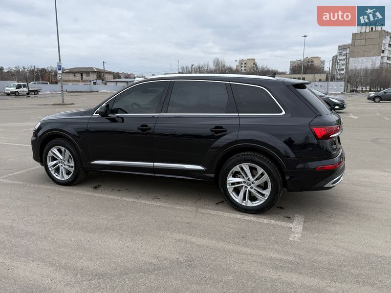 Внедорожник / Кроссовер Audi Q7 2020 в Киеве