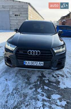 Позашляховик / Кросовер Audi Q7 2017 в Києві