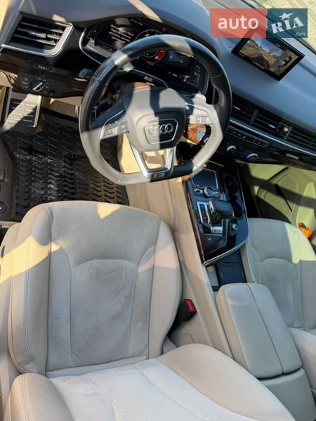 Позашляховик / Кросовер Audi Q7 2017 в Хмельницькому