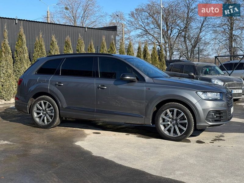 Позашляховик / Кросовер Audi Q7 2017 в Кам'янець-Подільському