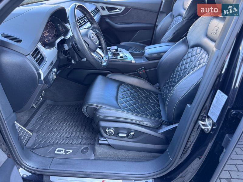 Внедорожник / Кроссовер Audi Q7 2017 в Ровно