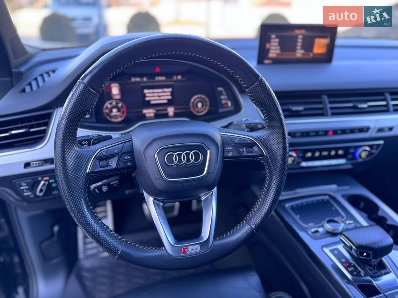 Внедорожник / Кроссовер Audi Q7 2017 в Ровно