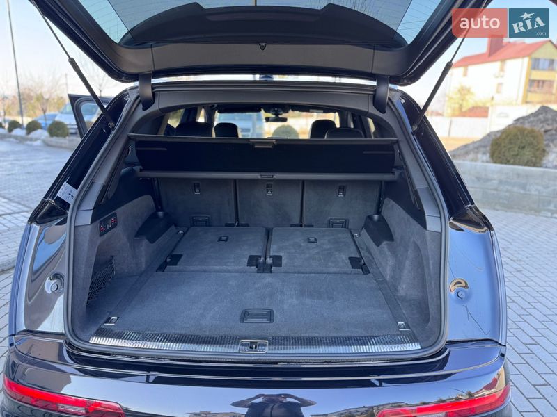 Внедорожник / Кроссовер Audi Q7 2017 в Ровно