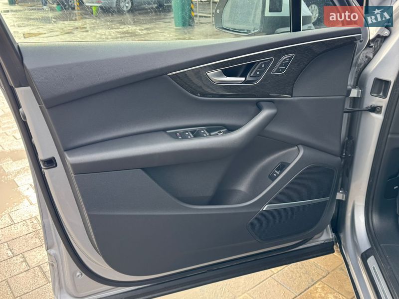 Внедорожник / Кроссовер Audi Q7 2021 в Полтаве