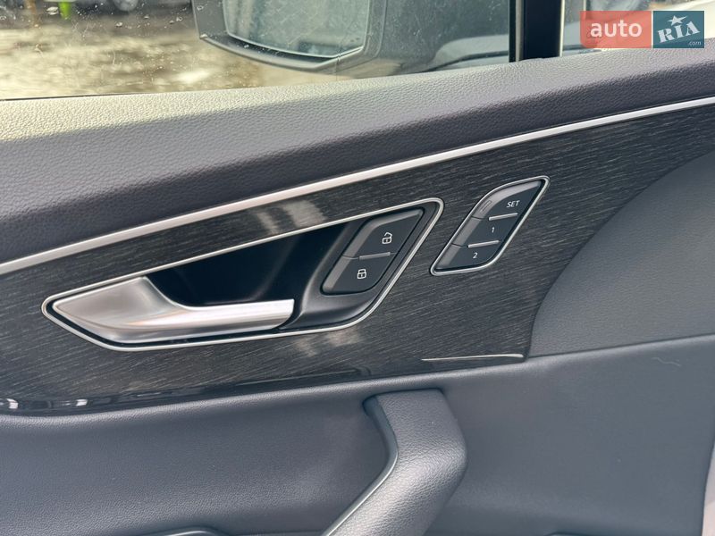 Внедорожник / Кроссовер Audi Q7 2021 в Полтаве