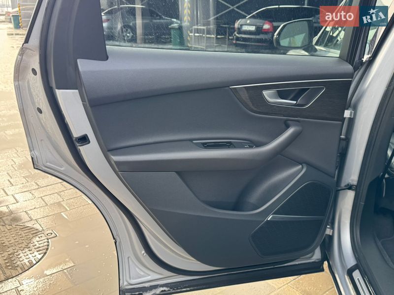 Внедорожник / Кроссовер Audi Q7 2021 в Полтаве