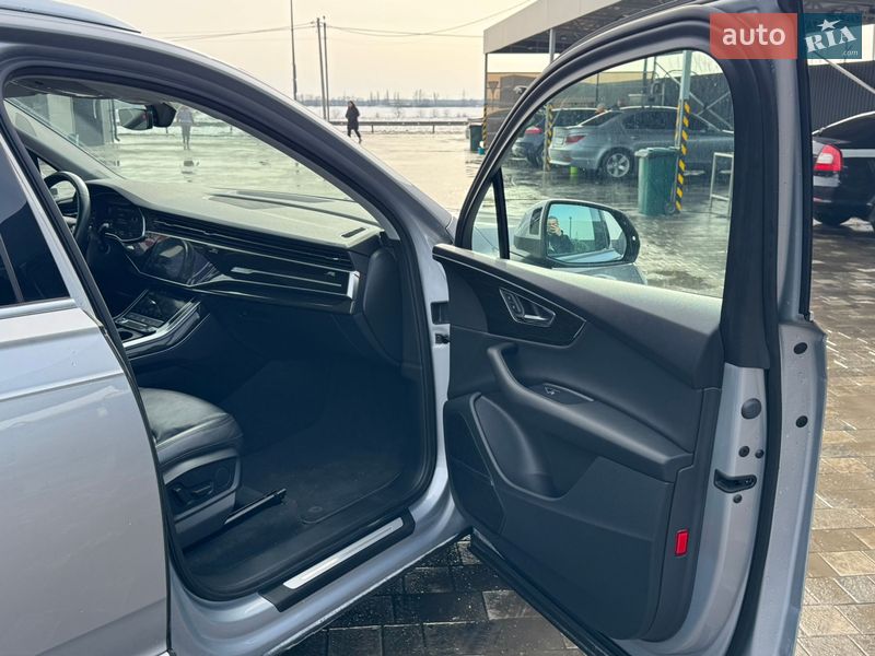 Внедорожник / Кроссовер Audi Q7 2021 в Полтаве