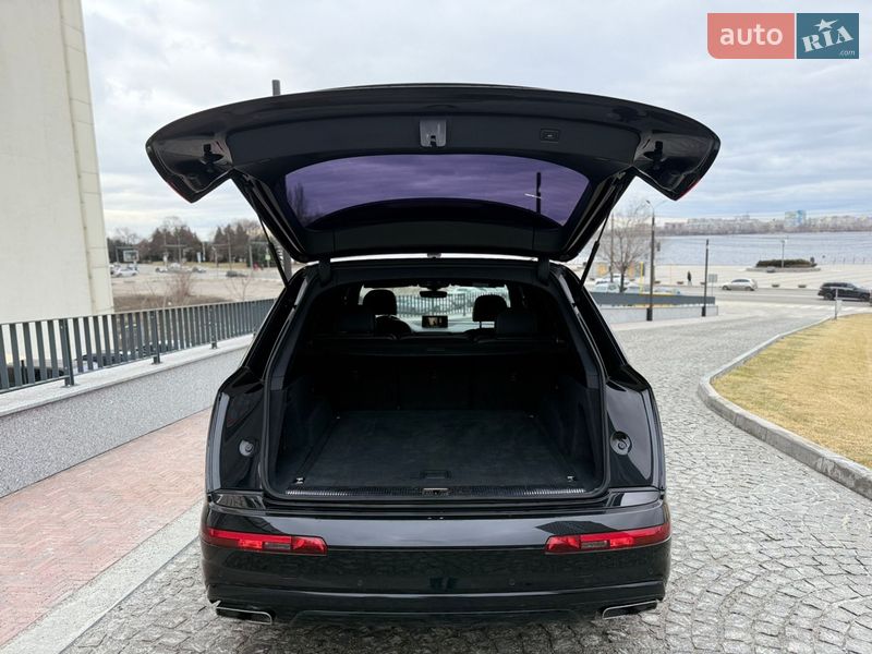 Внедорожник / Кроссовер Audi Q7 2017 в Днепре