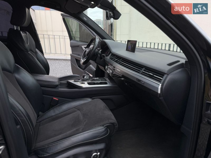 Внедорожник / Кроссовер Audi Q7 2017 в Днепре