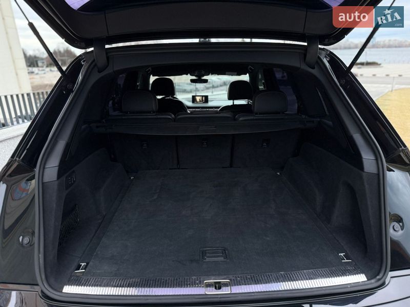 Внедорожник / Кроссовер Audi Q7 2017 в Днепре