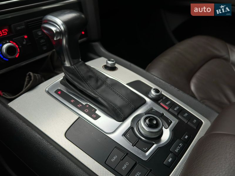 Внедорожник / Кроссовер Audi Q7 2013 в Одессе