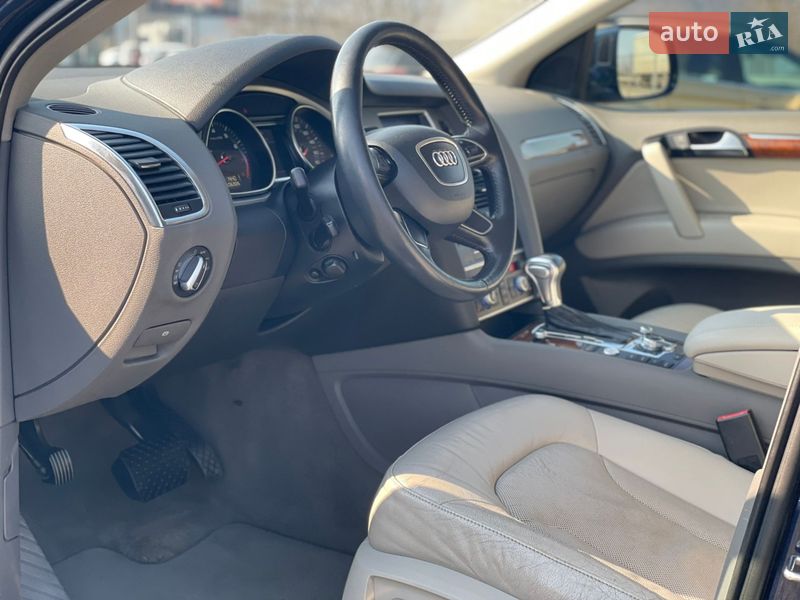 Внедорожник / Кроссовер Audi Q7 2013 в Хусте