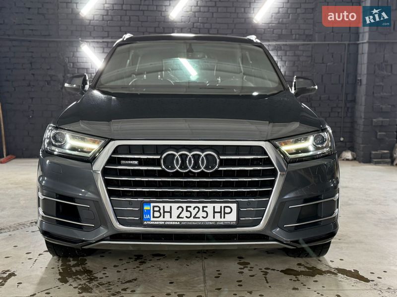 Внедорожник / Кроссовер Audi Q7 2015 в Киеве