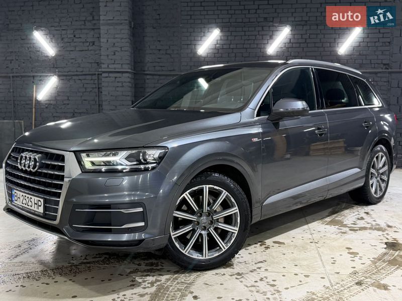 Внедорожник / Кроссовер Audi Q7 2015 в Киеве