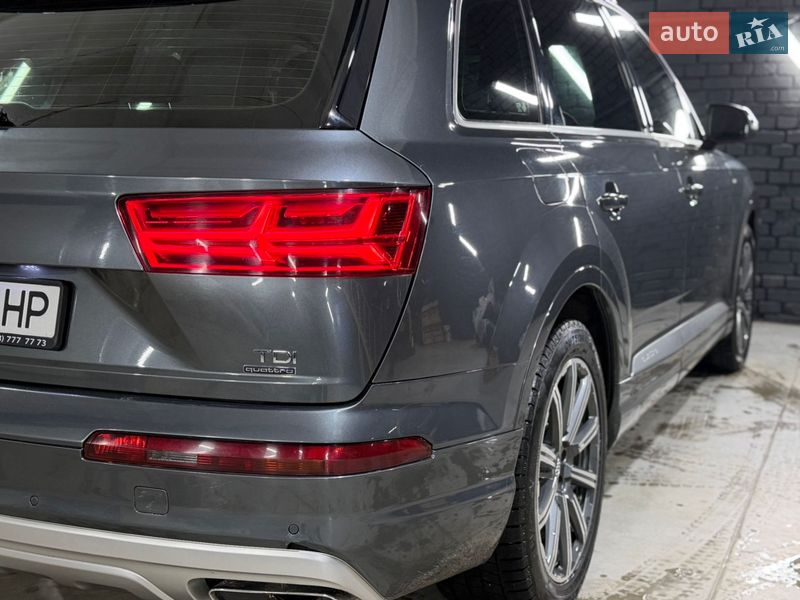 Внедорожник / Кроссовер Audi Q7 2015 в Киеве