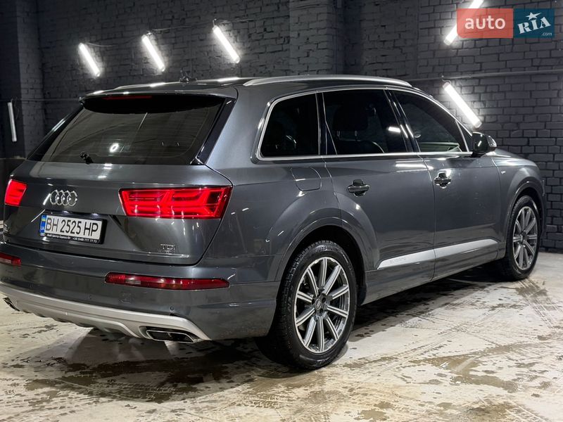 Внедорожник / Кроссовер Audi Q7 2015 в Киеве