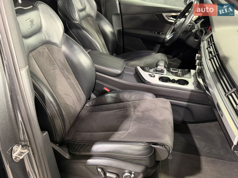 Внедорожник / Кроссовер Audi Q7 2015 в Киеве