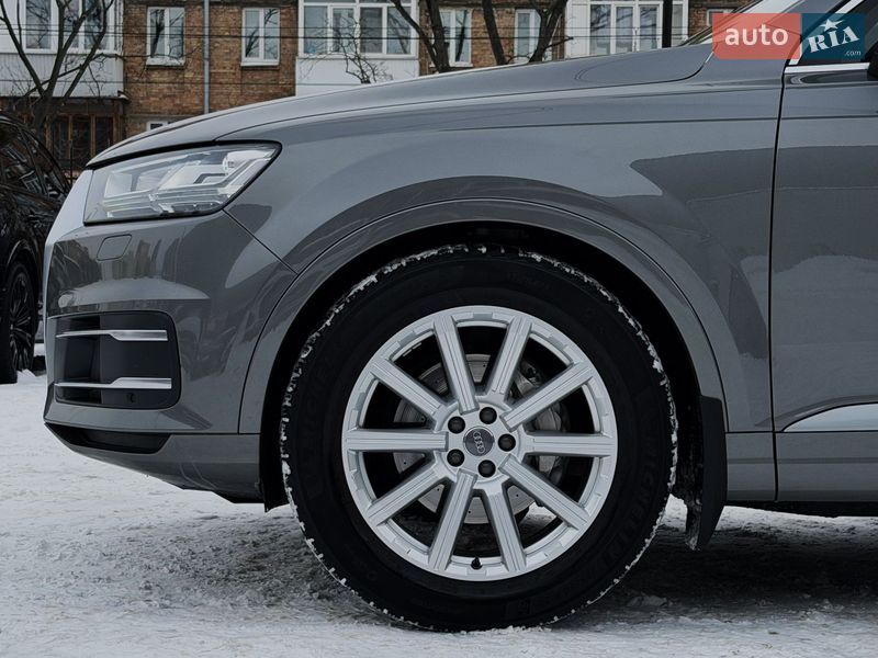 Внедорожник / Кроссовер Audi Q7 2015 в Киеве