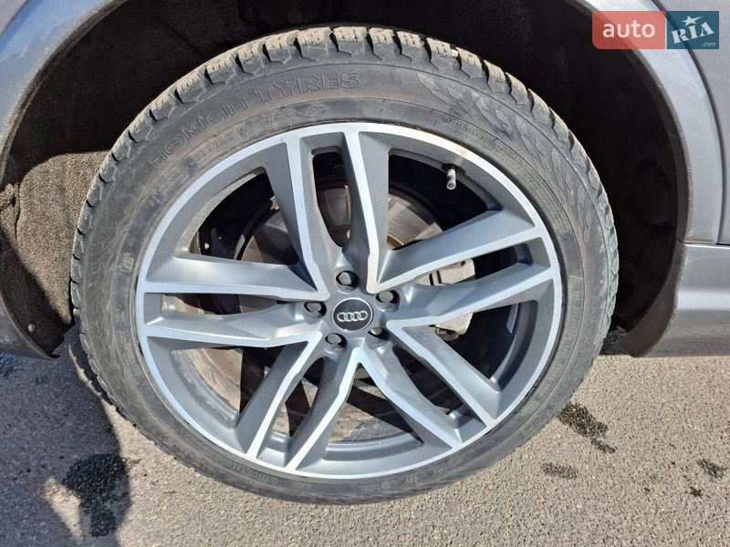 Внедорожник / Кроссовер Audi Q7 2016 в Киеве