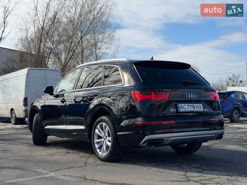 Внедорожник / Кроссовер Audi Q7 2016 в Киеве