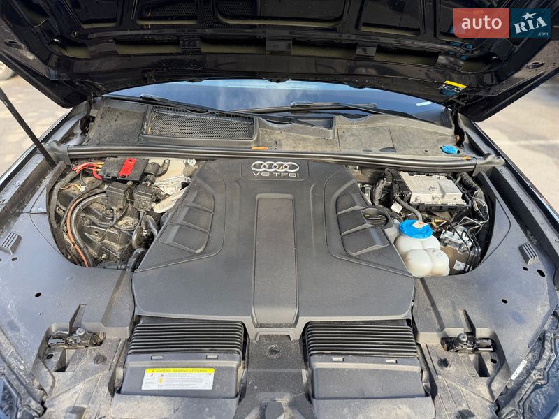 Внедорожник / Кроссовер Audi Q7 2016 в Киеве