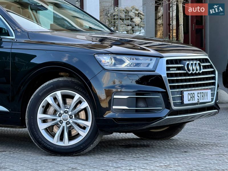 Позашляховик / Кросовер Audi Q7 2018 в Стрию