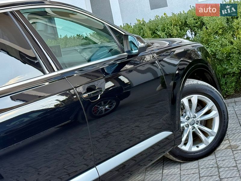 Позашляховик / Кросовер Audi Q7 2018 в Стрию