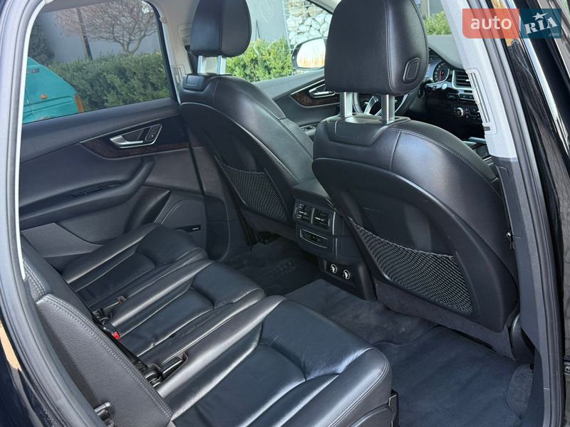 Позашляховик / Кросовер Audi Q7 2018 в Стрию