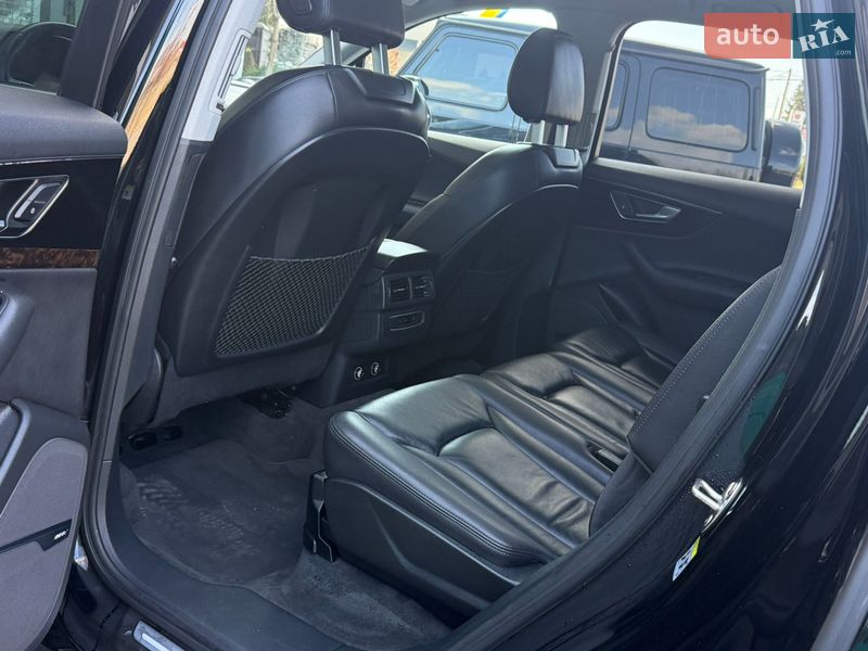 Позашляховик / Кросовер Audi Q7 2018 в Стрию