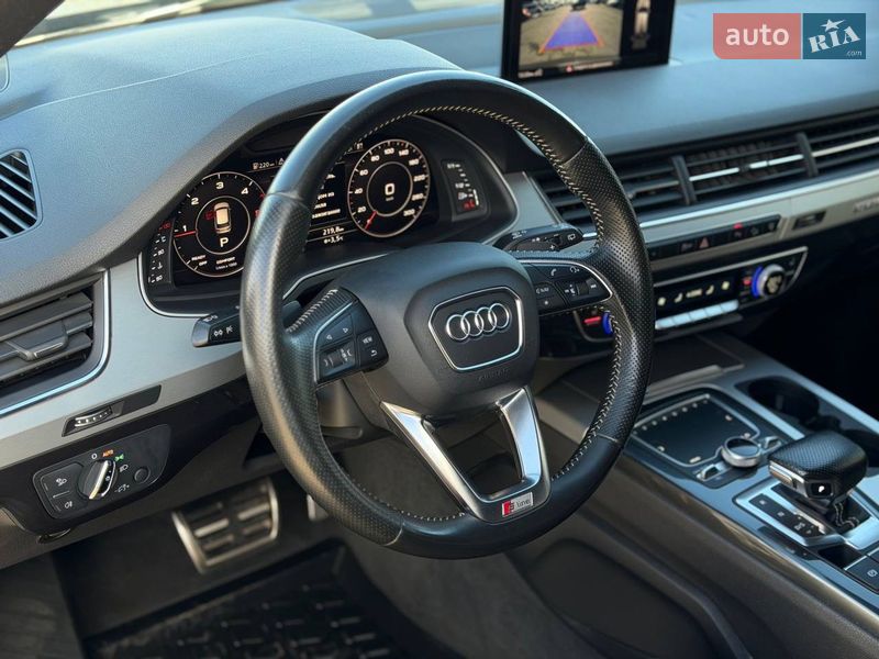 Внедорожник / Кроссовер Audi Q7 2016 в Киеве