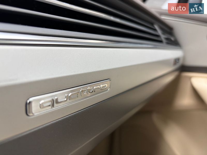 Внедорожник / Кроссовер Audi Q7 2016 в Киеве