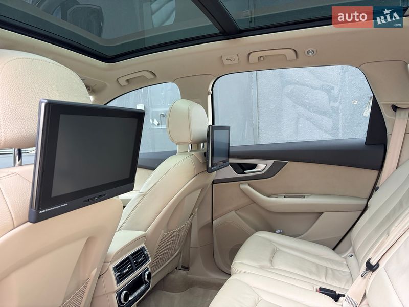 Внедорожник / Кроссовер Audi Q7 2016 в Киеве