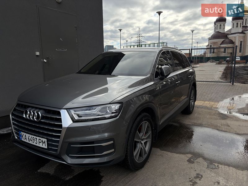 Внедорожник / Кроссовер Audi Q7 2016 в Киеве
