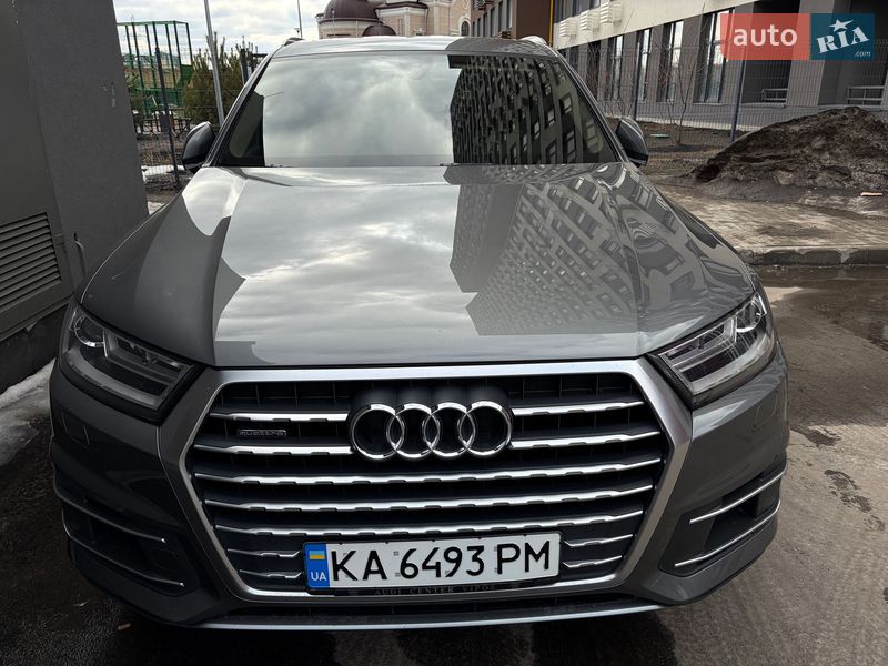 Внедорожник / Кроссовер Audi Q7 2016 в Киеве