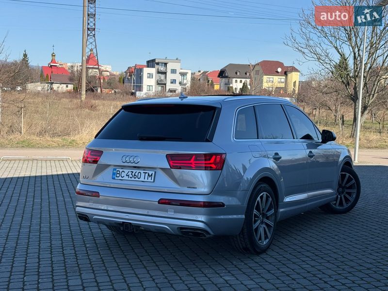 Позашляховик / Кросовер Audi Q7 2016 в Ужгороді