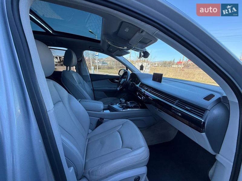 Позашляховик / Кросовер Audi Q7 2016 в Ужгороді